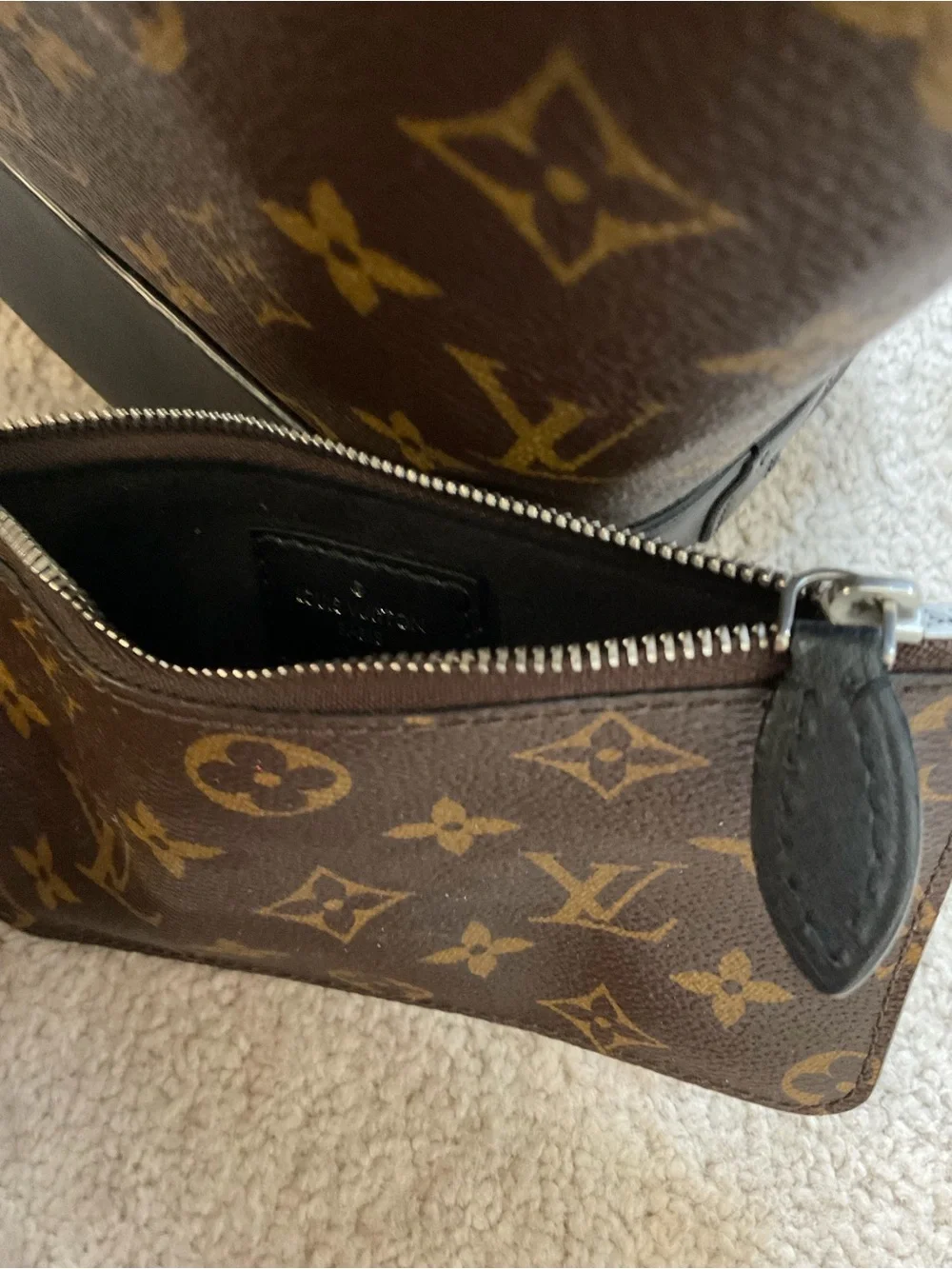 Louis Vuitton GM NN14 Idole Bucket Bag Monogram Canvas and Leather